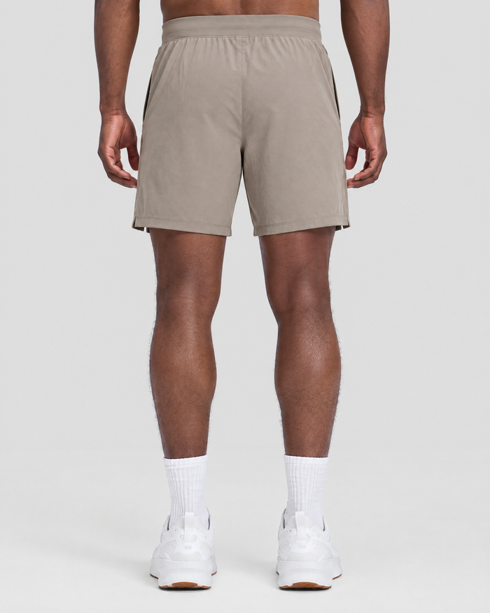 Short de Entrenamiento Sin Forro con Bolsillos 18 cm